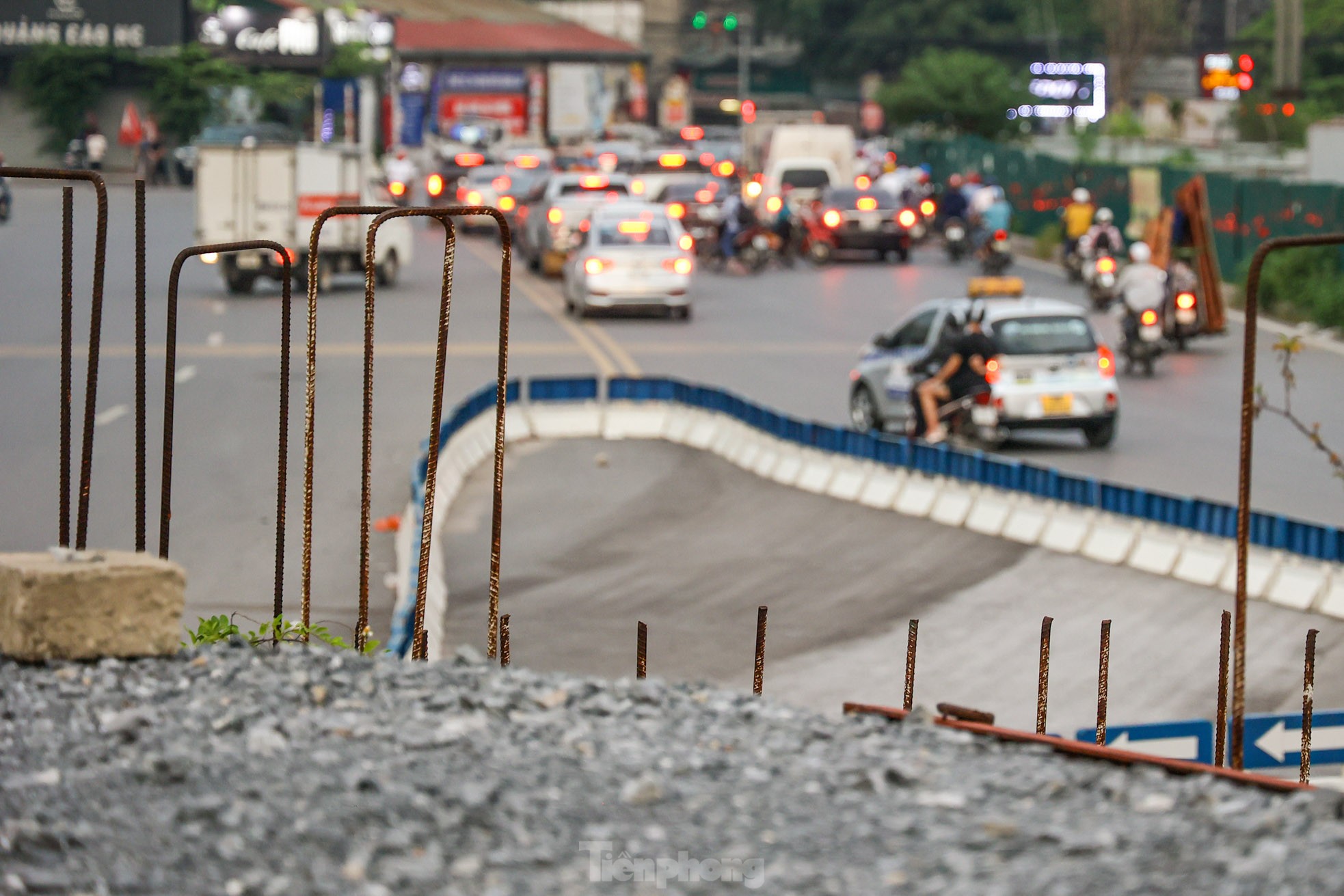 Cầu vượt bị 'bỏ quên' trên đại lộ nghìn tỷ ở Hà Nội - Ảnh 7.