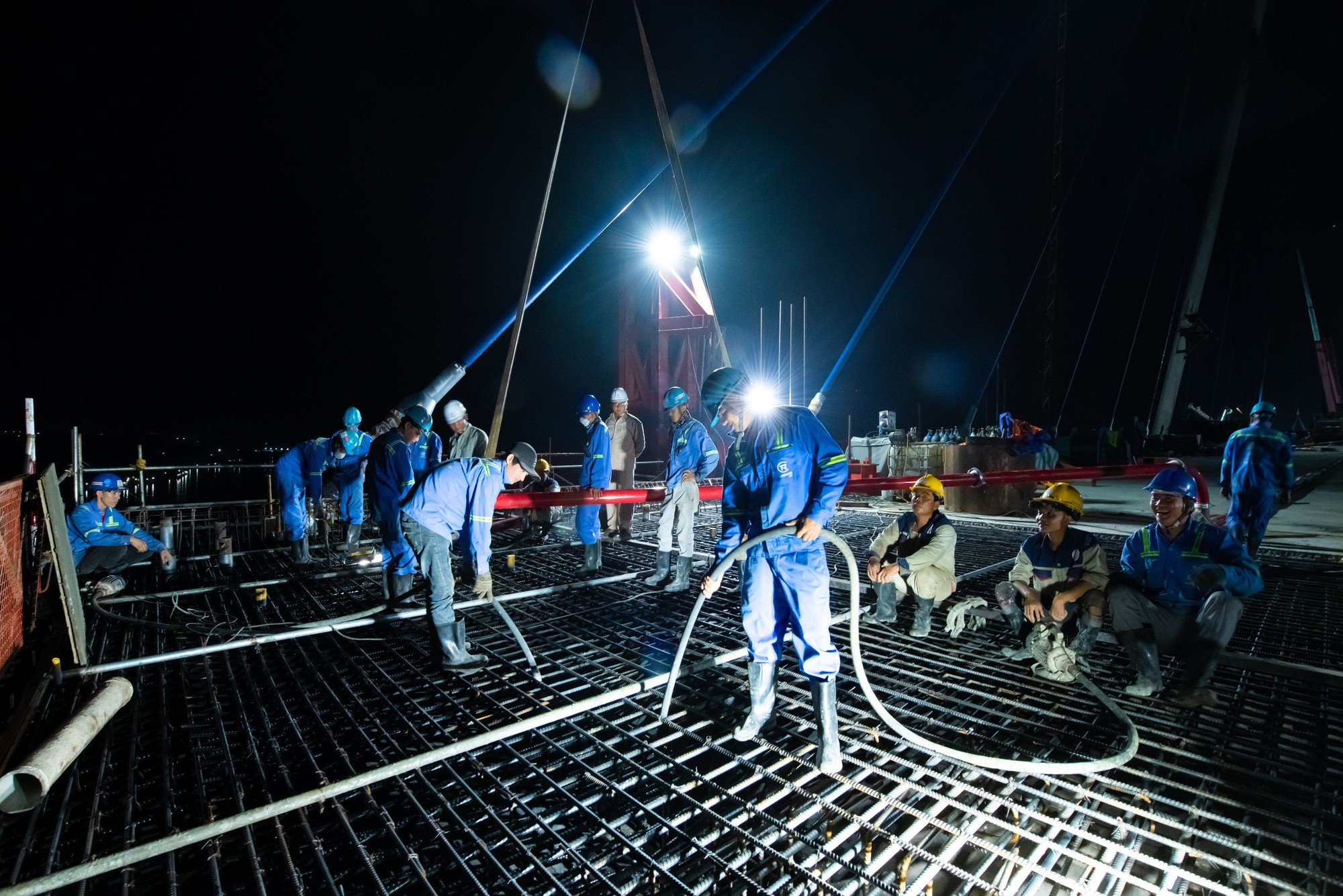 Chiêm ngưỡng cây cầu 5.000 tỷ đồng sắp hoàn thành ở miền Tây - công trình khẳng định nội lực kỹ sư Việt - Ảnh 11.