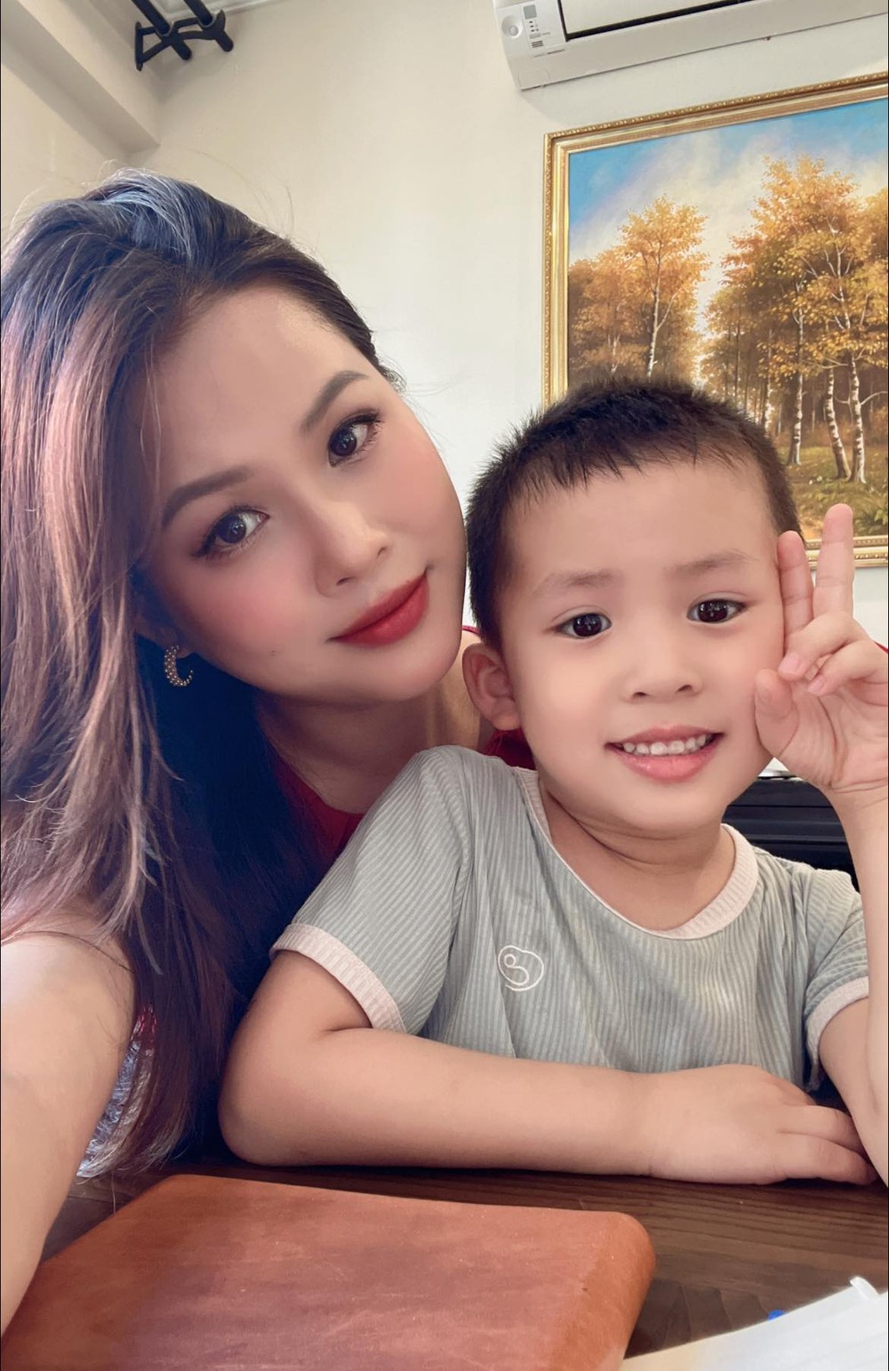 Bố mẹ chồng Hà Nội thưởng nóng 10 tỷ cho con dâu, thực hiện lời hứa 2 năm trước - Ảnh 5.