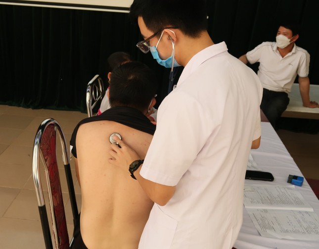Sở Y tế Nghệ An lên tiếng về vụ hàng chục công nhân mắc bệnh bụi phổi, 6 người tử vong - Ảnh 1.