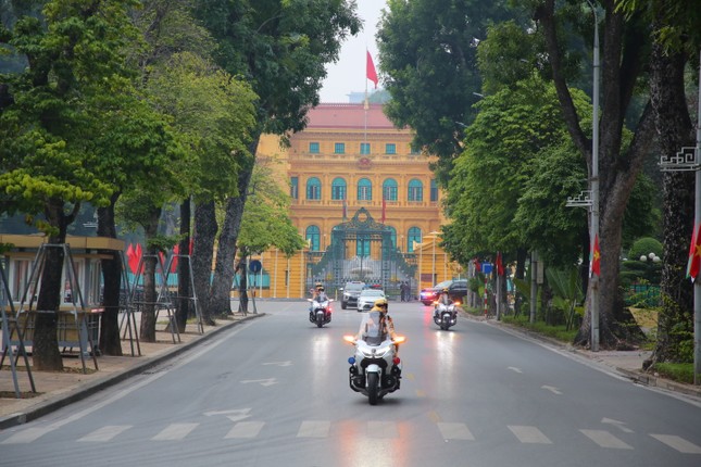 Cận cảnh dàn xe dẫn, đón đoàn khách quốc tế thăm Việt Nam - Ảnh 10.