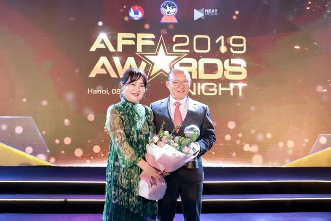 HLV Park Hang Seo sợ thất bại ở Việt Nam, vợ ông động viên: Nhục thêm tí cũng có sao đâu - Ảnh 1. HLV Park Hang Seo sợ thất bại ở Việt Nam, vợ ông động viên: Nhục thêm tí cũng có sao đâu - Ảnh 1.