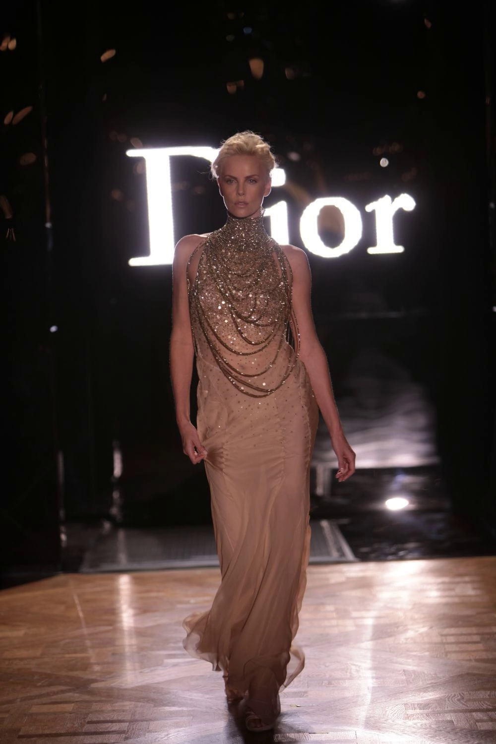 Túi xách Dior Bobby Biểu tượng thời trang đương đại mới ra đời