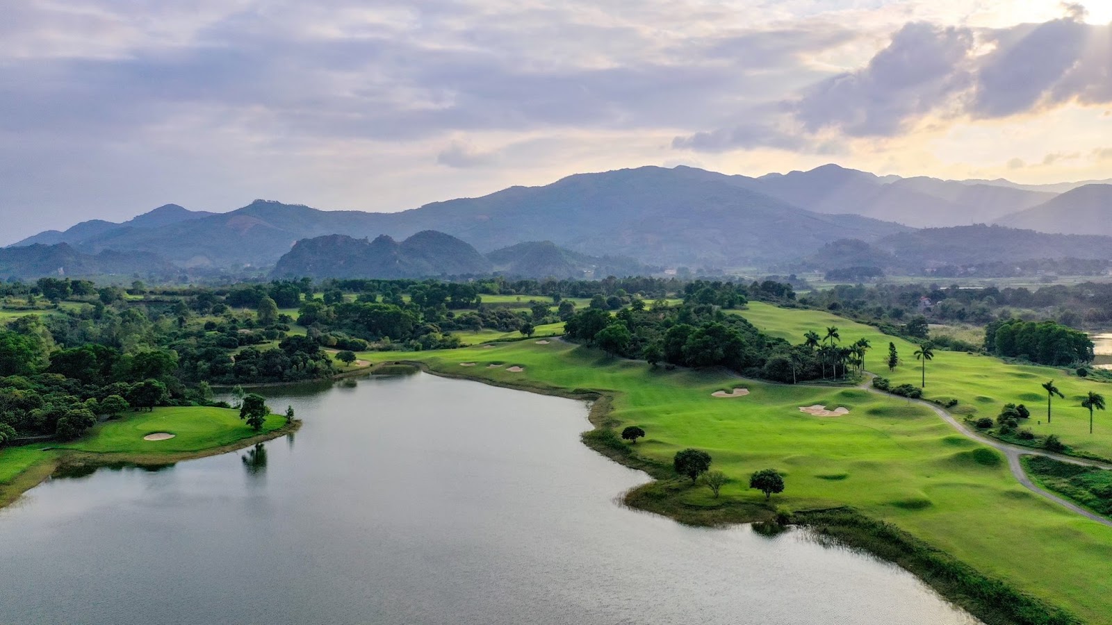 Đại học rộng nhất, đại lộ lớn nhất và loạt công ty tỷ USD ở nơi muốn thành thành phố trực thuộc Thủ đô - Ảnh 11. Đại học rộng nhất, đại lộ lớn nhất và loạt công ty tỷ USD ở nơi muốn thành thành phố trực thuộc Thủ đô - Ảnh 11.