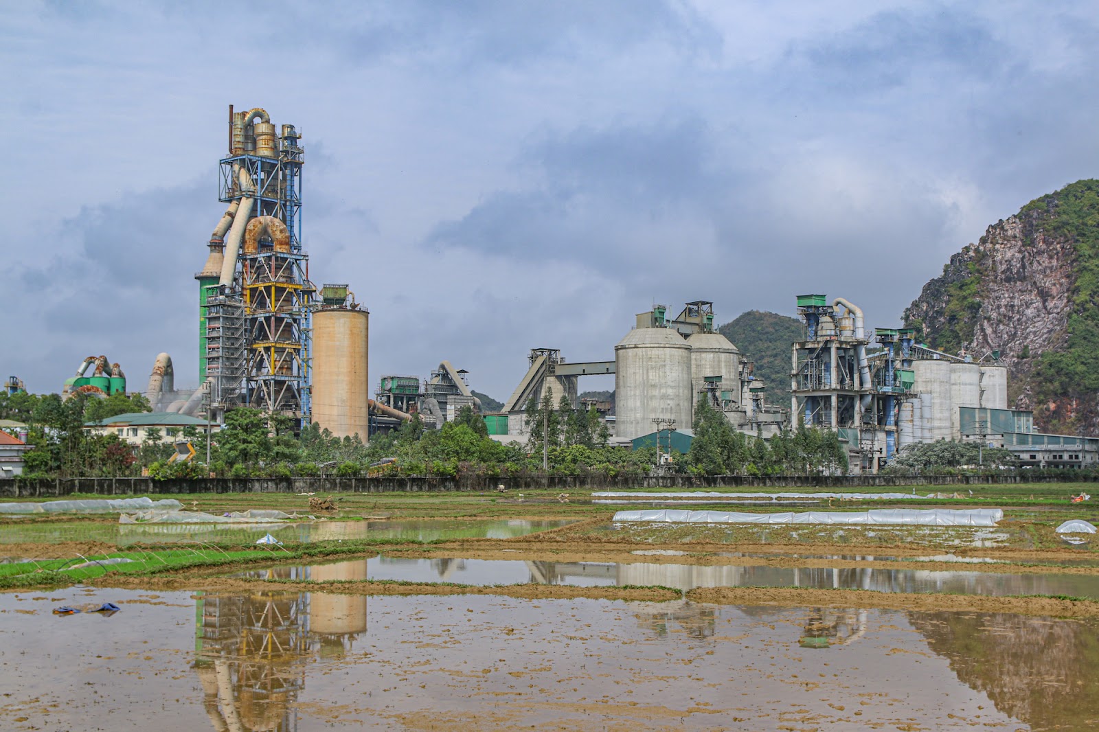 Đại học rộng nhất, đại lộ lớn nhất và loạt công ty tỷ USD ở nơi muốn thành thành phố trực thuộc Thủ đô - Ảnh 9. Đại học rộng nhất, đại lộ lớn nhất và loạt công ty tỷ USD ở nơi muốn thành thành phố trực thuộc Thủ đô - Ảnh 9.