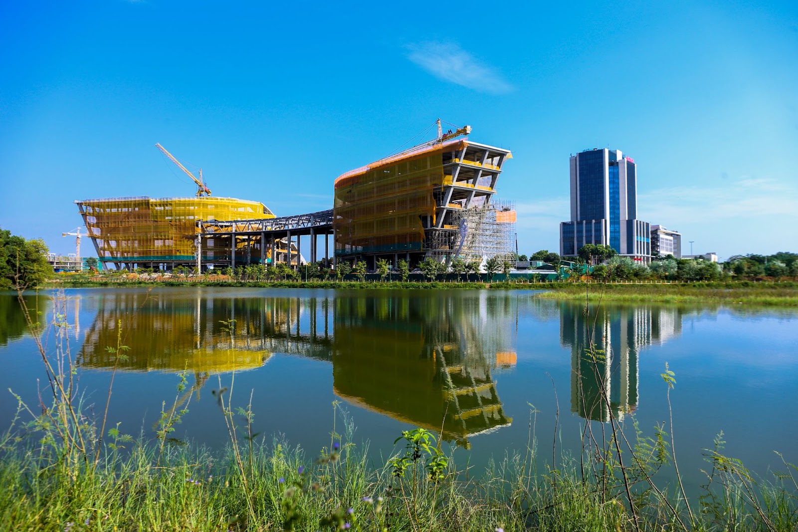 Đại học rộng nhất, đại lộ lớn nhất và loạt công ty tỷ USD ở nơi muốn thành thành phố trực thuộc Thủ đô - Ảnh 3. Đại học rộng nhất, đại lộ lớn nhất và loạt công ty tỷ USD ở nơi muốn thành thành phố trực thuộc Thủ đô - Ảnh 3.