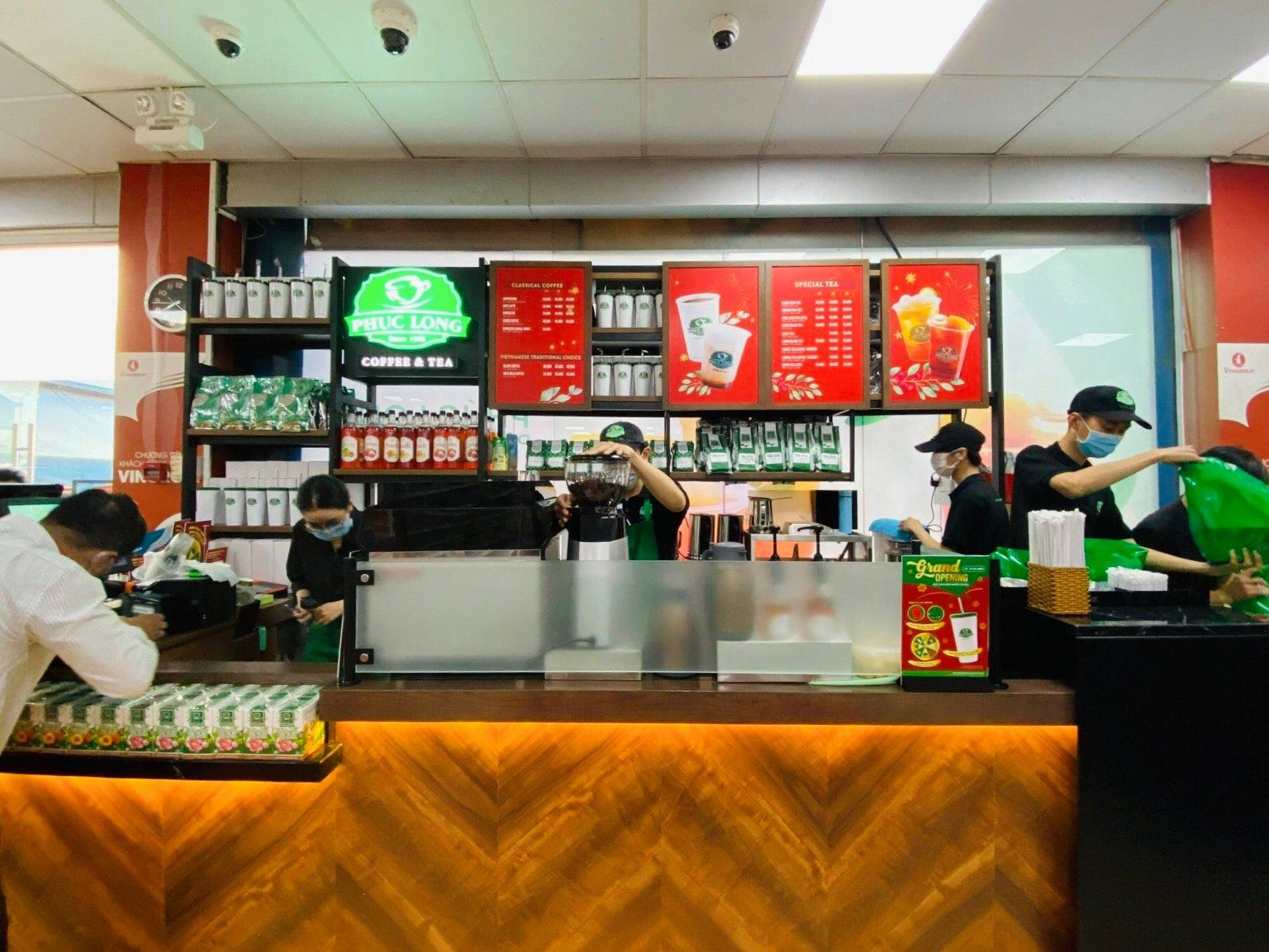 Masan có vỡ mộng sau cuộc đua trend mở ồ ạt kiosk Phúc Long: Không chỗ ngồi, menu đơn giản, khách hàng thờ ơ, biên lợi nhuận thấp? - Ảnh 1. Masan có vỡ mộng sau cuộc đua trend mở ồ ạt kiosk Phúc Long: Không chỗ ngồi, menu đơn giản, khách hàng thờ ơ, biên lợi nhuận thấp? - Ảnh 1.