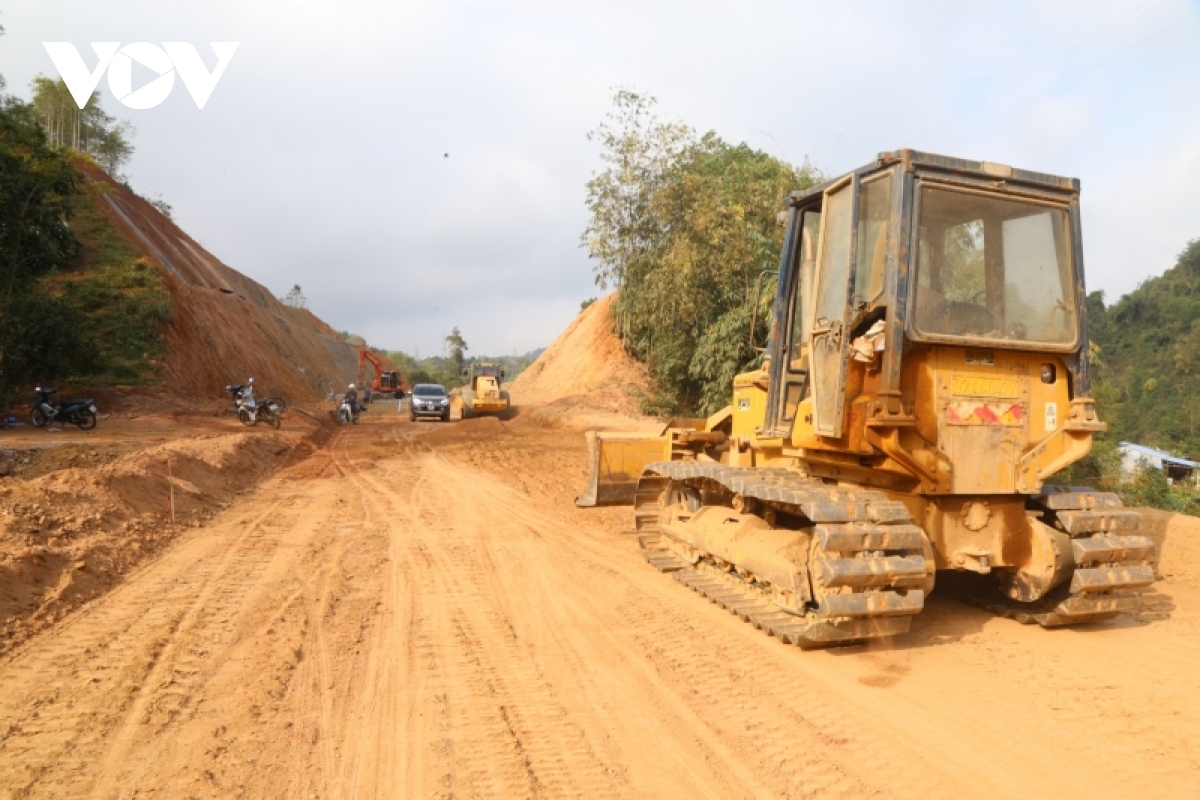 Bắc Kạn nỗ lực ra khỏi danh sách địa phương giải ngân vốn đầu tư công thấp - Ảnh 2. Bắc Kạn nỗ lực ra khỏi danh sách địa phương giải ngân vốn đầu tư công thấp - Ảnh 2.