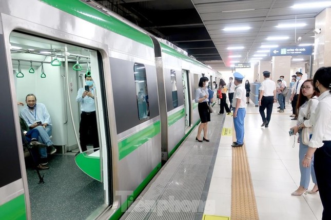 Lãnh đạo Hanoi Metro thông tin sự cố tàu Cát Linh - Hà Đông dừng đột ngột - Ảnh 1. Lãnh đạo Hanoi Metro thông tin sự cố tàu Cát Linh - Hà Đông dừng đột ngột - Ảnh 1.