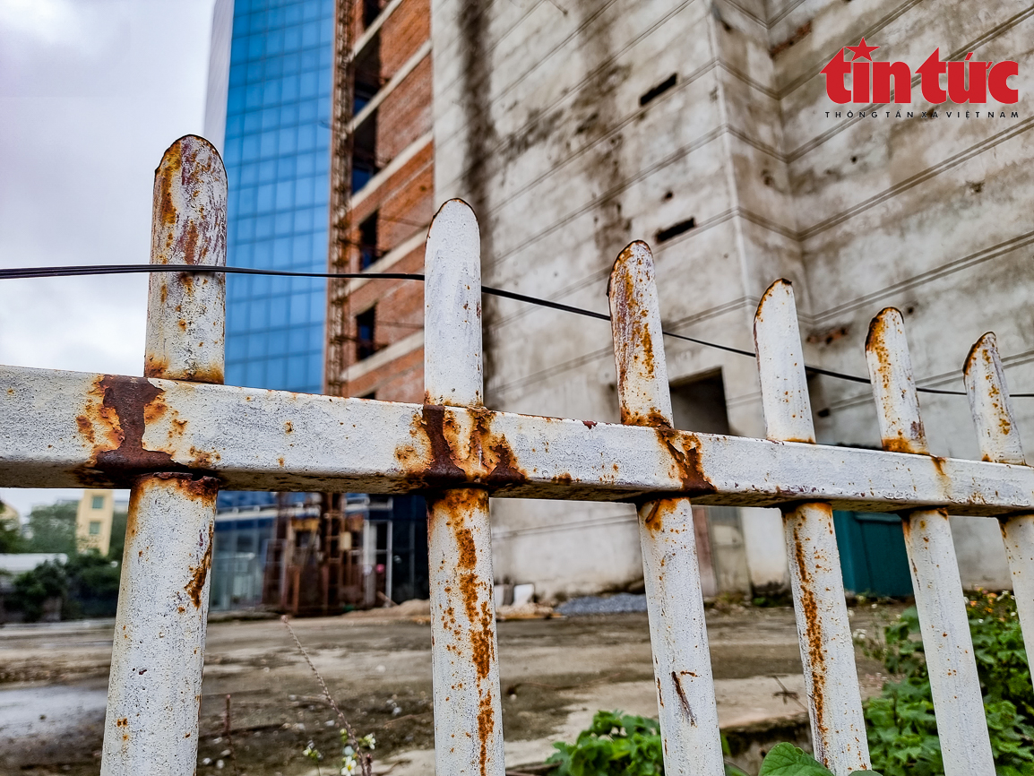 Hà Nội: Dự án bệnh viện 5 sao bị bỏ hoang một cách khó hiểu - Ảnh 3. Hà Nội: Dự án bệnh viện 5 sao bị bỏ hoang một cách khó hiểu - Ảnh 3.