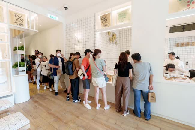 Cận cảnh cửa hàng đầu tiên của thương hiệu cà phê nổi tiếng Nhật Bản tại Việt Nam: Diện mạo kém xa các chi nhánh nước ngoài? - Ảnh 3.