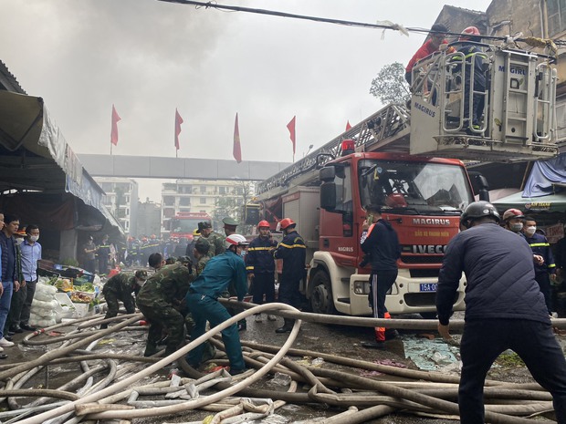  Hải Phòng: Vụ cháy chợ Tam Bạc ước thiệt hại có thể lên đến gần 100 tỷ đồng - Ảnh 1.