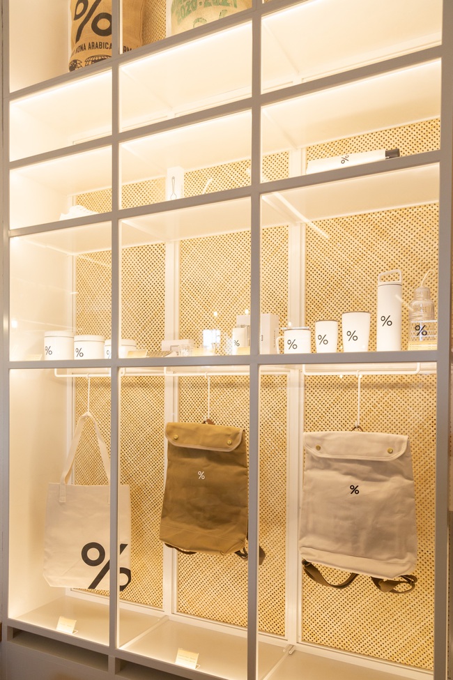 Cận cảnh cửa hàng đầu tiên của thương hiệu cà phê nổi tiếng Nhật Bản tại Việt Nam: Diện mạo kém xa các chi nhánh nước ngoài? - Ảnh 7.