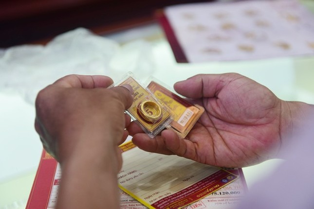 Giá vàng thế giới dứt đà lao dốc, vàng trong nước nín thở - Ảnh 1. Giá vàng thế giới dứt đà lao dốc, vàng trong nước nín thở - Ảnh 1.