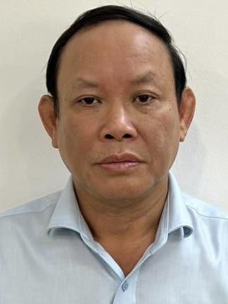 Khởi tố, bắt tạm giam nguyên Chủ tịch HĐTV Nhà xuất bản Giáo dục Việt Nam cùng 3 bị can - Ảnh 1.