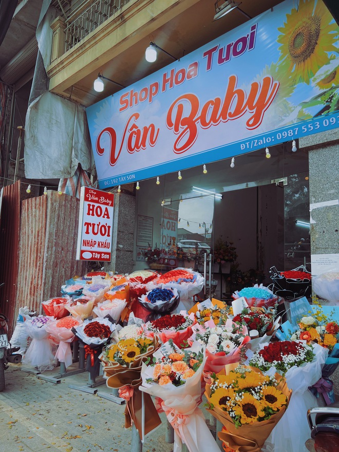 Trước thềm Valentine 14/2: Giá hoa tươi tăng nhẹ, quà càng độc lạ càng được “chốt” nhanh - Ảnh 8.