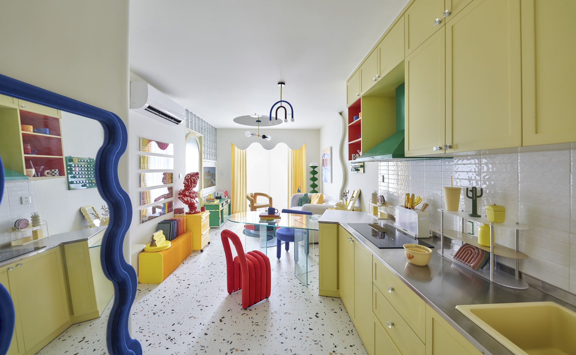 Anh chàng chịu chơi chi 1 tỷ đồng decor nhà đủ màu sắc, nội thất ngoại nhập xịn xò nhưng... không ở thường xuyên - Ảnh 5.