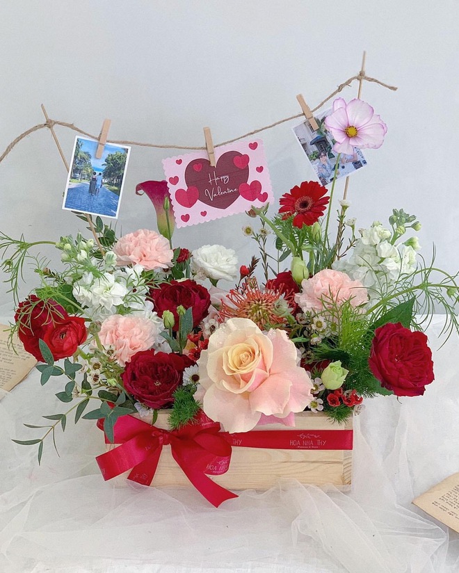 Trước thềm Valentine 14/2: Giá hoa tươi tăng nhẹ, quà càng độc lạ càng được “chốt” nhanh - Ảnh 15.