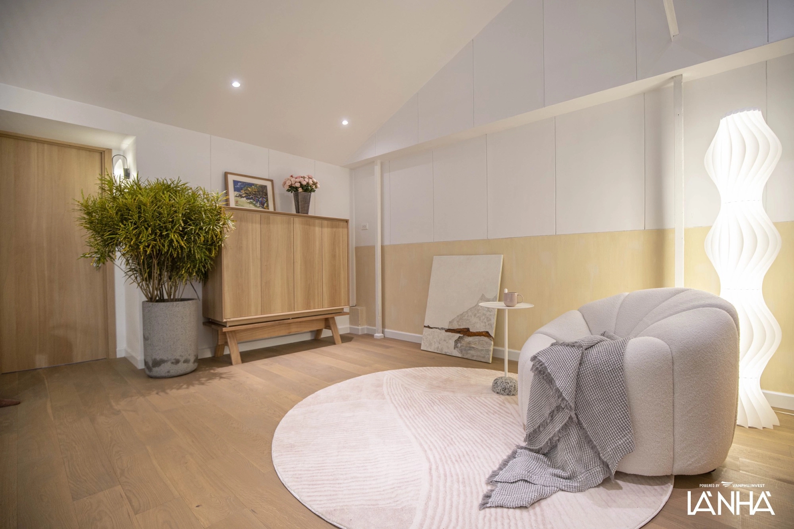 Nhà tập thể 30 năm tuổi “rũ bỏ” lớp rêu phong, khoác lên mình áo mới: Viết tiếp thông điệp về một tổ ấm vẹn nguyên, đầy ắp kỷ niệm - Ảnh 10.