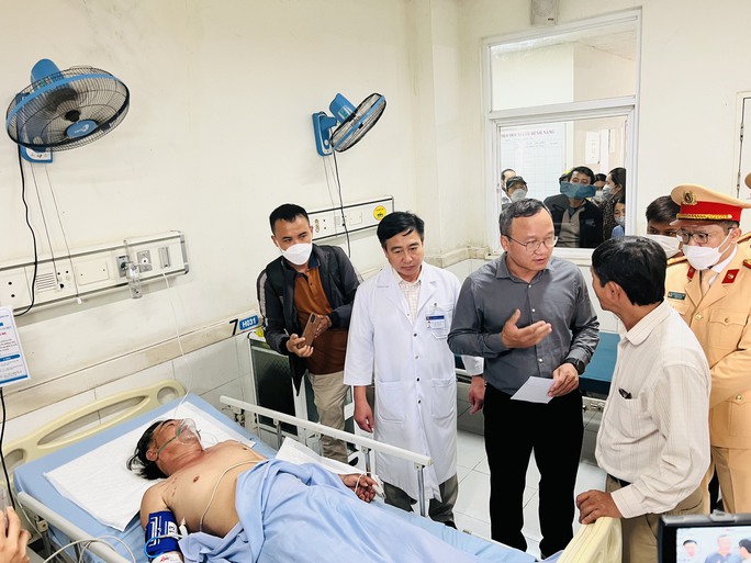 Tốc độ xe khách trong vụ tai nạn 8 người chết ở Quảng Nam là 73 km/giờ - Ảnh 1. Tốc độ xe khách trong vụ tai nạn 8 người chết ở Quảng Nam là 73 km/giờ - Ảnh 1.