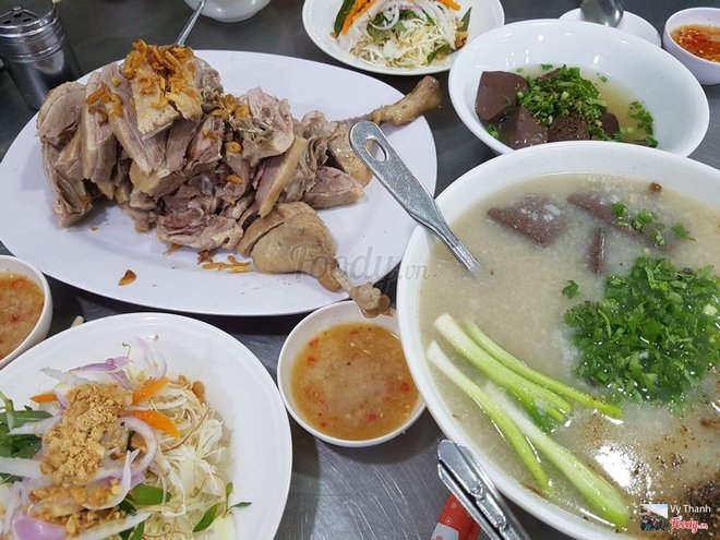 Điểm tên 5 khu chung cư cũ được mệnh danh là “thánh địa” ăn uống của TP.HCM - Ảnh 37.