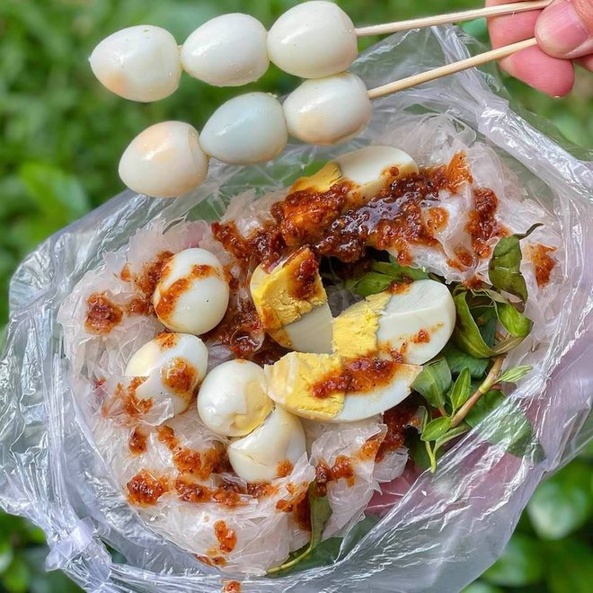 Điểm tên 5 khu chung cư cũ được mệnh danh là “thánh địa” ăn uống của TP.HCM - Ảnh 31.