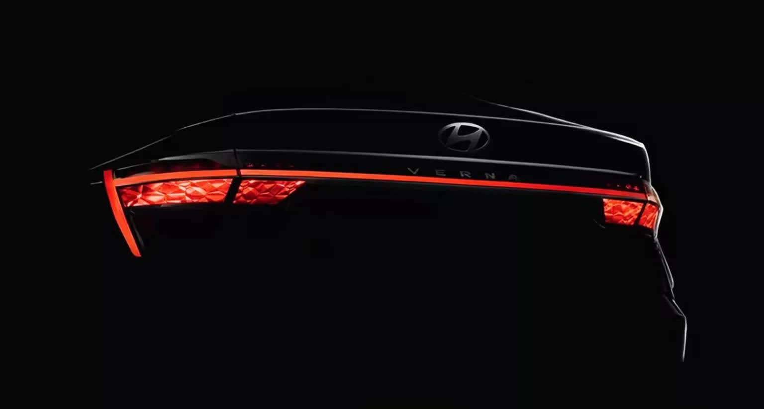 Hyundai Accent 2024 lần đầu lộ ảnh thực tế: Đầu xe nhiều chi tiết chưa từng có, cắt xẻ khắp nơi - Ảnh 5.