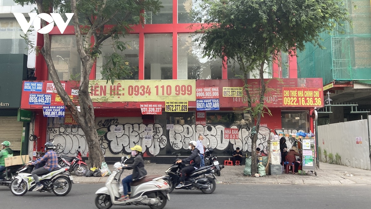 Nhiều mặt bằng trung tâm TP.HCM vẫn ế chỏng chơ thời gian dài - Ảnh 2. Nhiều mặt bằng trung tâm TP.HCM vẫn ế chỏng chơ thời gian dài - Ảnh 2.