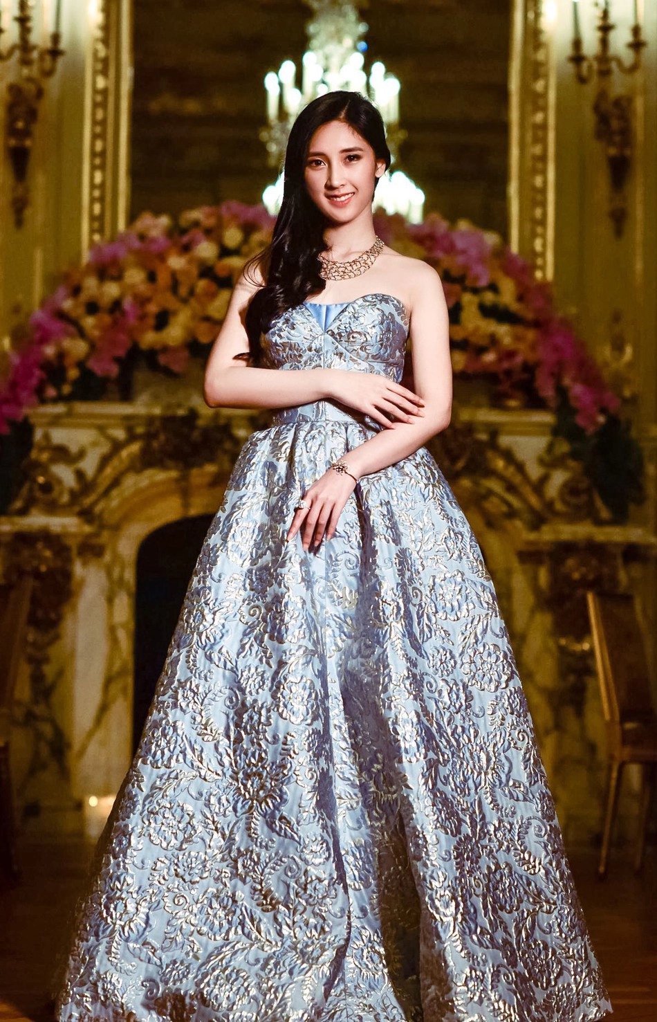 Nghe bố mẹ nói nhà mình nghèo lắm suốt tuổi thơ, cô gái 19 tuổi mới ngỡ ngàng phát hiện gia thế khủng - Ảnh 6.