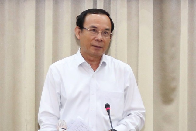 Bí thư TPHCM xem mình là thủ môn, đội ngũ doanh nhân là hàng tiền đạo - Ảnh 4. Bí thư TPHCM xem mình là thủ môn, đội ngũ doanh nhân là hàng tiền đạo - Ảnh 4.