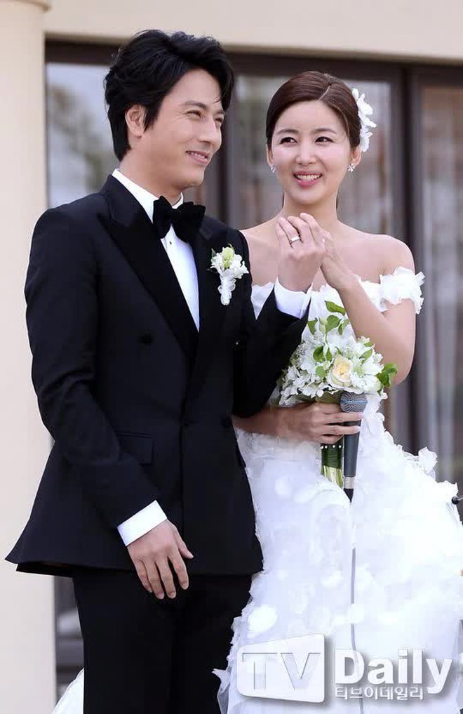 Cánh cổng hào môn không yên ả của các nàng dâu: Người phải dậy từ 4h sáng; người bị nhà chồng xem thường, chỉ nói tiếng Anh để cô lập - Ảnh 13. Cánh cổng hào môn không yên ả của các nàng dâu: Người phải dậy từ 4h sáng; người bị nhà chồng xem thường, chỉ nói tiếng Anh để cô lập - Ảnh 13.