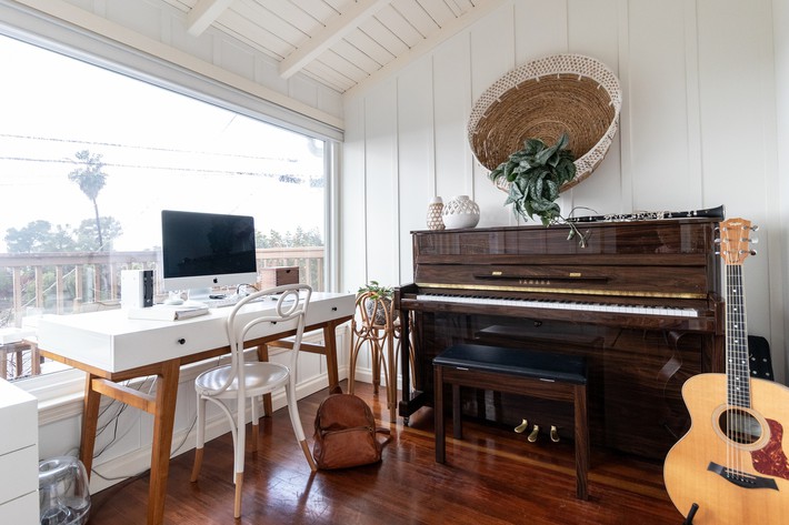 Chuyển về nhà nhỏ chỉ bằng nửa diện tích cũ, gia đình 4 người vẫn tạo nên cuộc sống thú vị - Ảnh 12. Chuyển về nhà nhỏ chỉ bằng nửa diện tích cũ, gia đình 4 người vẫn tạo nên cuộc sống thú vị - Ảnh 12.