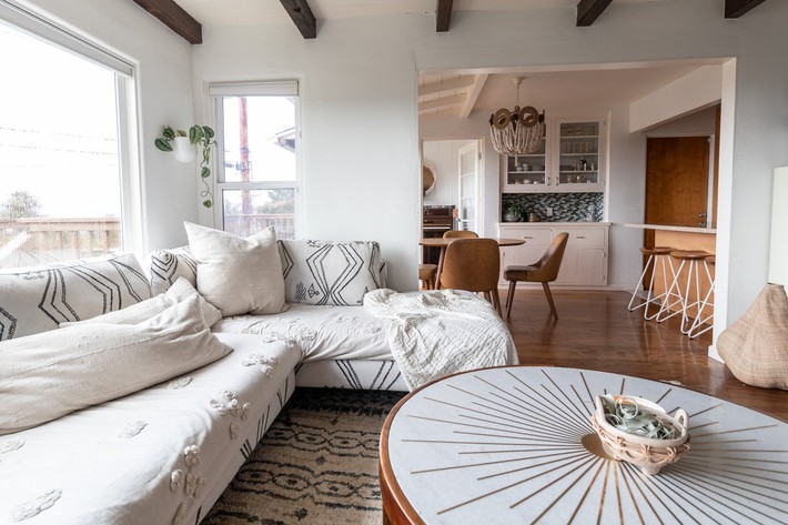 Chuyển về nhà nhỏ chỉ bằng nửa diện tích cũ, gia đình 4 người vẫn tạo nên cuộc sống thú vị - Ảnh 3. Chuyển về nhà nhỏ chỉ bằng nửa diện tích cũ, gia đình 4 người vẫn tạo nên cuộc sống thú vị - Ảnh 3.