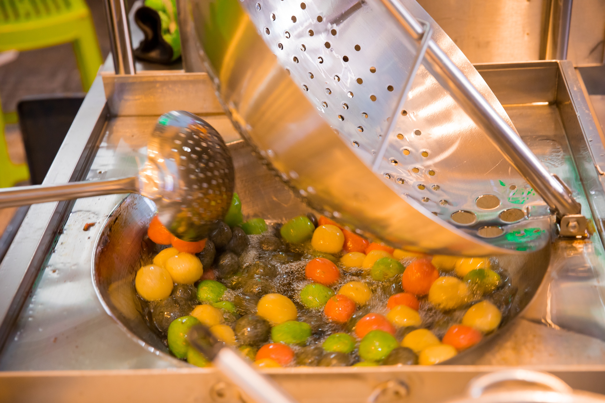 Tuyển tập hàng quán đông khách xếp hàng tại thiên đường ăn uống Sư Vạn Hạnh, có nơi chủ quán phải tạm ngừng tiếp vì quá tải - Ảnh 6.