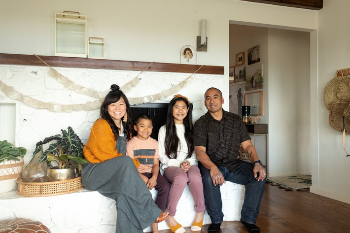 Chuyển về nhà nhỏ chỉ bằng nửa diện tích cũ, gia đình 4 người vẫn tạo nên cuộc sống thú vị - Ảnh 1. Chuyển về nhà nhỏ chỉ bằng nửa diện tích cũ, gia đình 4 người vẫn tạo nên cuộc sống thú vị - Ảnh 1.