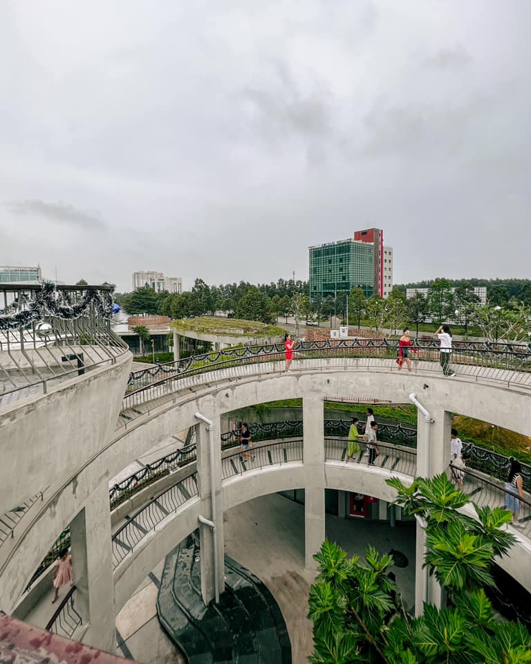 Không hổ danh nhiều thứ “độc lạ” tại Bình Dương, đến các khu tổ hợp vui chơi cũng đa dạng và cực xịn - Ảnh 22.