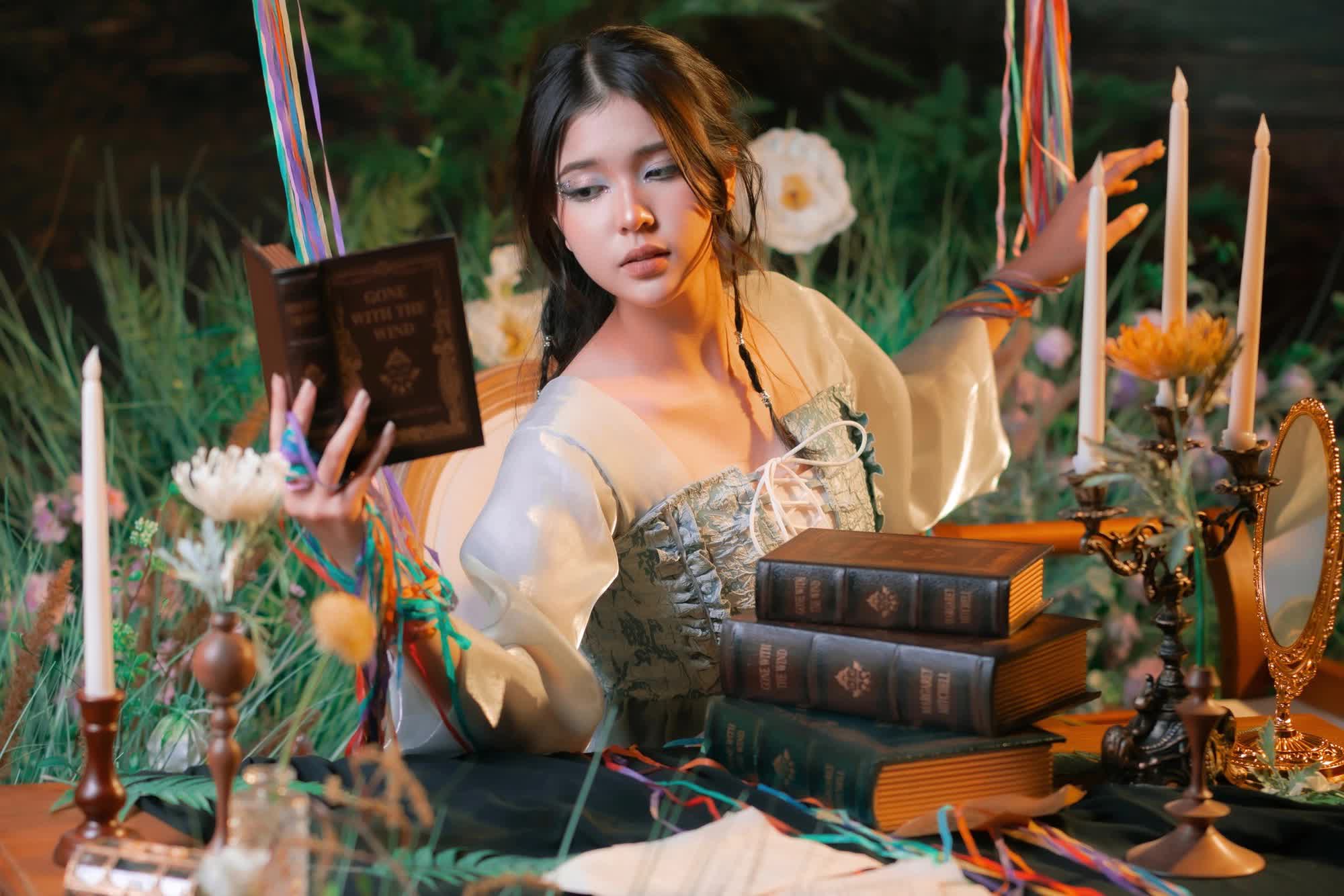 Nhìn lại bộ ảnh siêu hot của Top 10 Đại sứ Ams 2022, profile thành tích đính kèm mới thực sự gây bão: Đã xinh còn giỏi, ai chơi lại? - Ảnh 7. Nhìn lại bộ ảnh siêu hot của Top 10 Đại sứ Ams 2022, profile thành tích đính kèm mới thực sự gây bão: Đã xinh còn giỏi, ai chơi lại? - Ảnh 7.