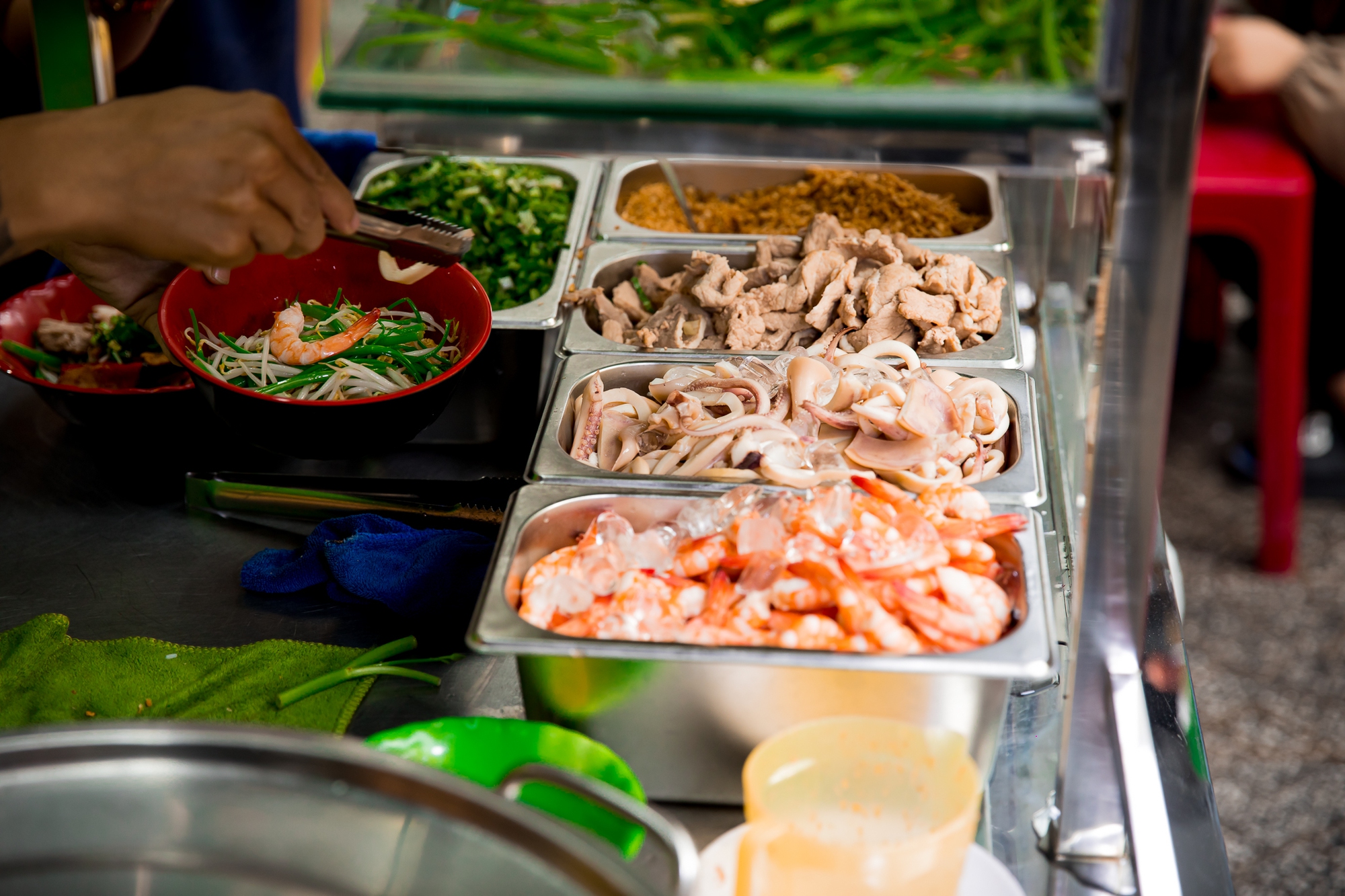 Tuyển tập hàng quán đông khách xếp hàng tại thiên đường ăn uống Sư Vạn Hạnh, có nơi chủ quán phải tạm ngừng tiếp vì quá tải - Ảnh 2.