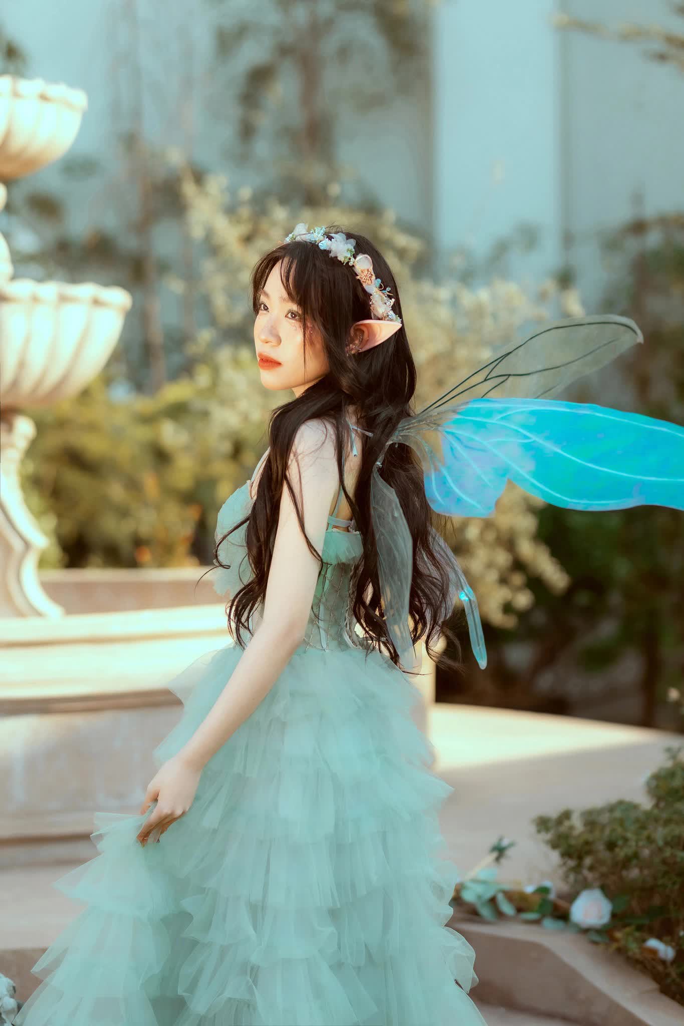 Nhìn lại bộ ảnh siêu hot của Top 10 Đại sứ Ams 2022, profile thành tích đính kèm mới thực sự gây bão: Đã xinh còn giỏi, ai chơi lại? - Ảnh 5. Nhìn lại bộ ảnh siêu hot của Top 10 Đại sứ Ams 2022, profile thành tích đính kèm mới thực sự gây bão: Đã xinh còn giỏi, ai chơi lại? - Ảnh 5.