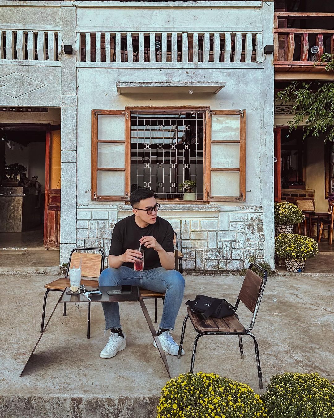 Các quán cà phê ở Bảo Lộc bắt đầu rộ lên: Cũng nằm giữa rừng núi, đầy góc sống ảo nhưng lại rất yên bình - Ảnh 4.