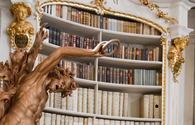 Ngẩn ngơ trong tu viện nghìn năm tuổi đẹp nhất thế giới, ảnh thật mà ngỡ chỉ là photoshop - Ảnh 5. Ngẩn ngơ trong tu viện nghìn năm tuổi đẹp nhất thế giới, ảnh thật mà ngỡ chỉ là photoshop - Ảnh 5.