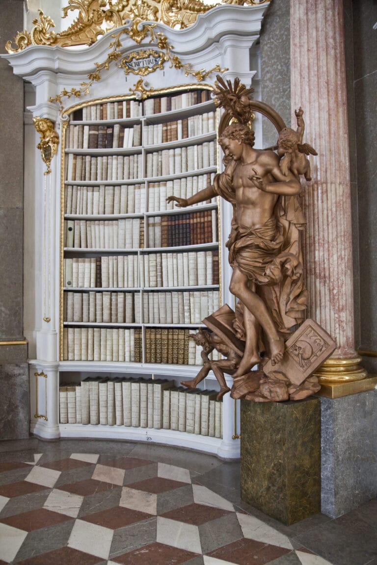 Ngẩn ngơ trong tu viện nghìn năm tuổi đẹp nhất thế giới, ảnh thật mà ngỡ chỉ là photoshop - Ảnh 4. Ngẩn ngơ trong tu viện nghìn năm tuổi đẹp nhất thế giới, ảnh thật mà ngỡ chỉ là photoshop - Ảnh 4.