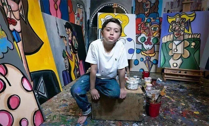 Thần đồng 11 tuổi được mệnh danh là Picasso đương đại, kiếm hàng triệu USD - Ảnh 1.