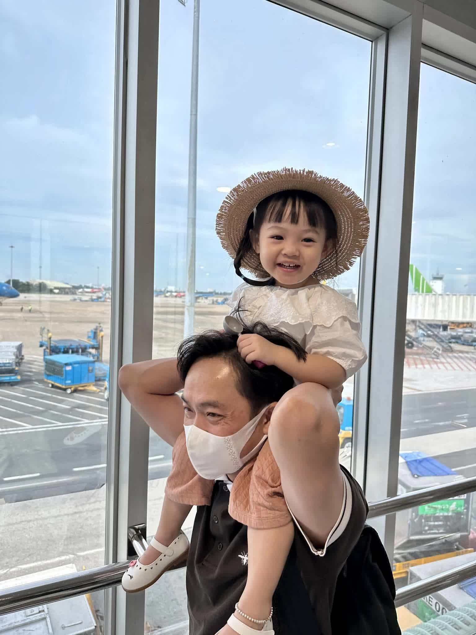 Tiểu thư ngậm thìa vàng của Cường Đô La: Mới chào đời được tặng túi nửa tỷ, 3 tuổi sang Mỹ đi học - Ảnh 8.