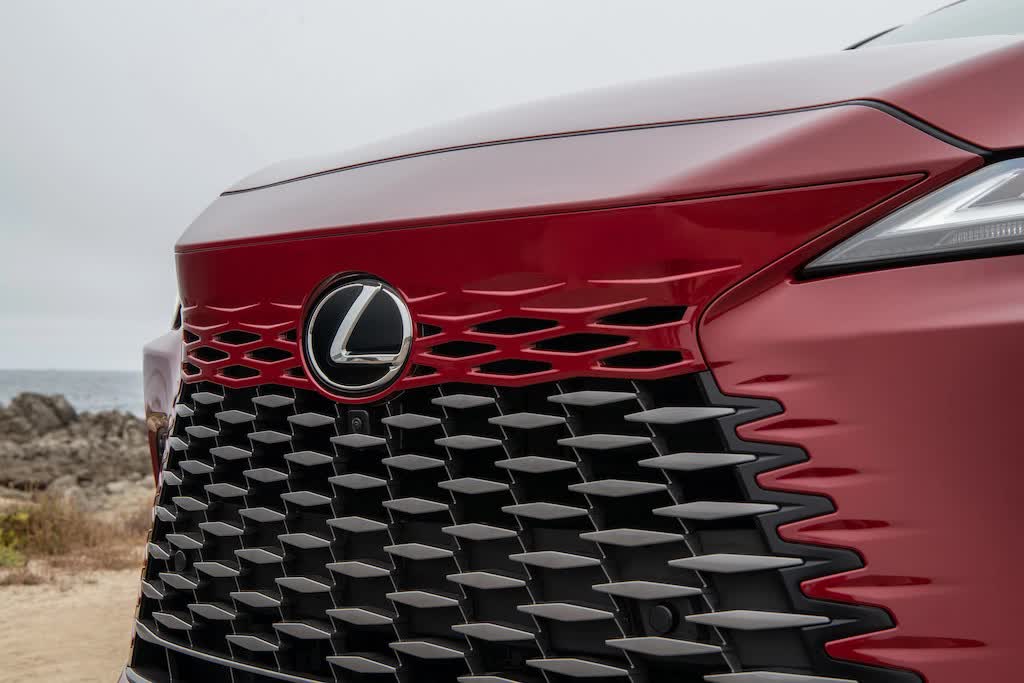 Lexus RX 2023 hot trước giờ G tại Việt Nam: Đại lý chính hãng báo ra mắt ngày mai, showroom ngoài cũng cạnh tranh chào bán - Ảnh 3. Lexus RX 2023 hot trước giờ G tại Việt Nam: Đại lý chính hãng báo ra mắt ngày mai, showroom ngoài cũng cạnh tranh chào bán - Ảnh 3.
