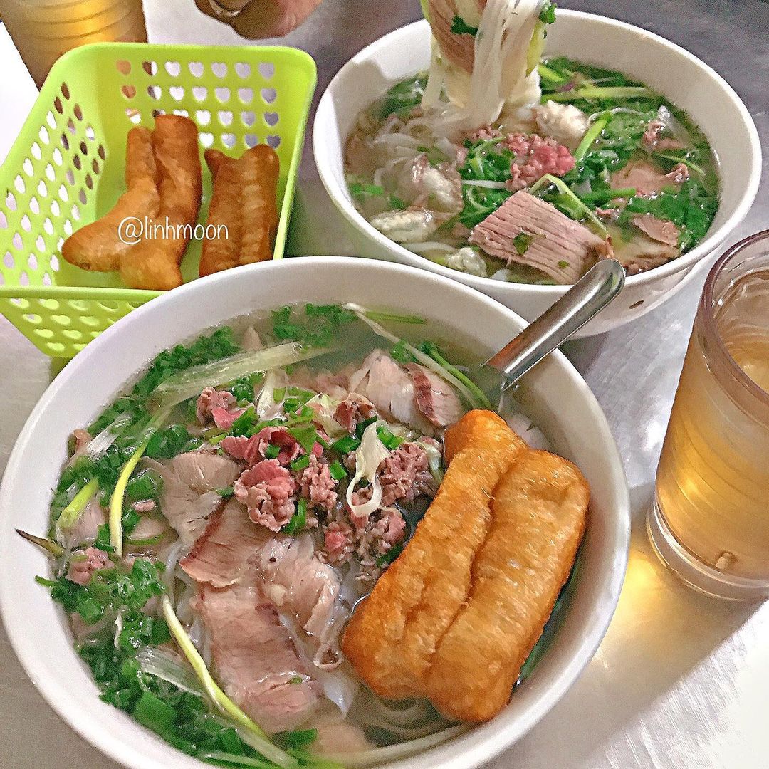 Những quán phở độc lạ từ tên gọi, topping đến cách ăn ở Hà thành - Ảnh 1. Những quán phở độc lạ từ tên gọi, topping đến cách ăn ở Hà thành - Ảnh 1.
