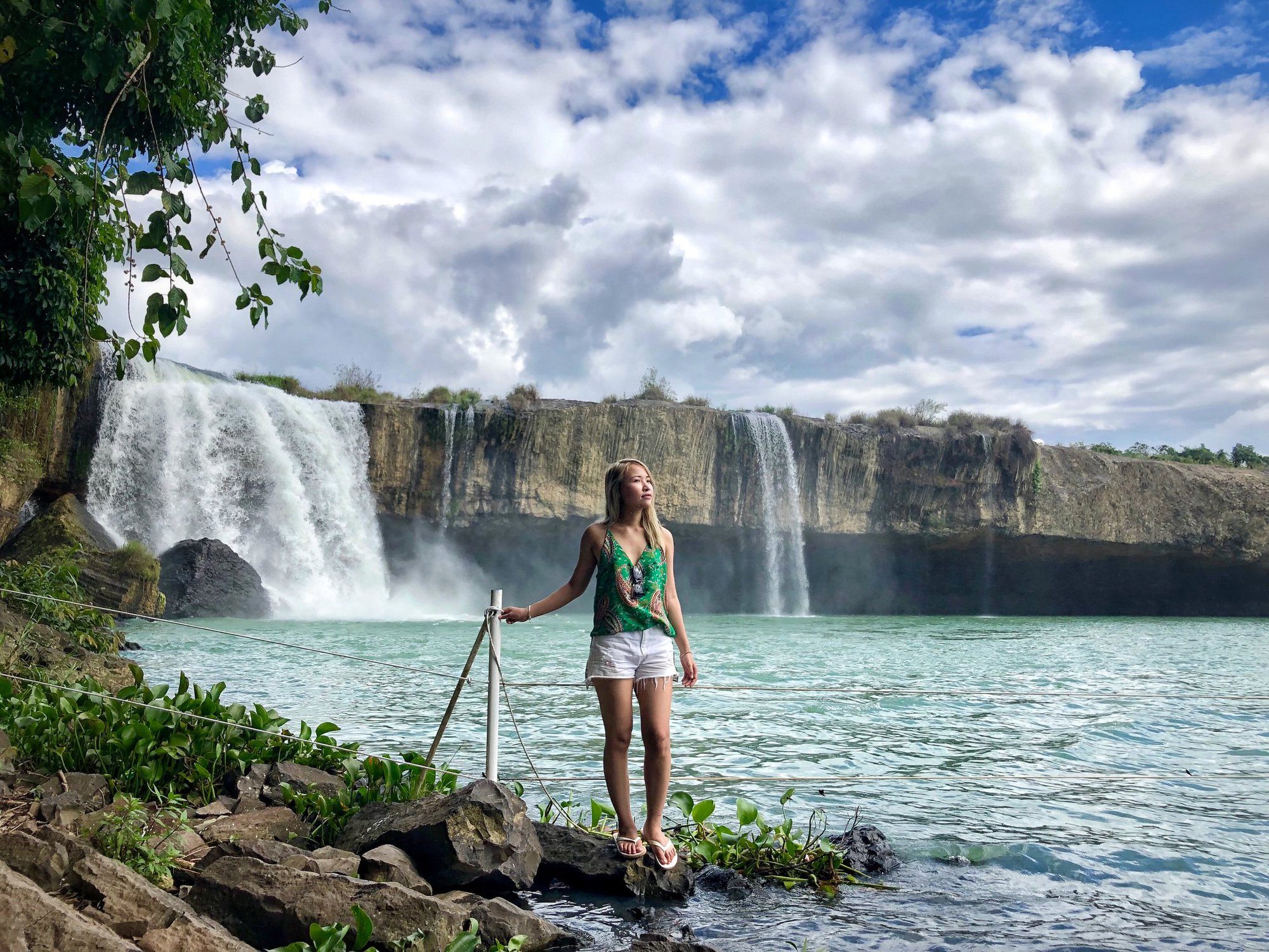 Du lịch khám phá thác lên ngôi ở Buôn Ma Thuột, nhiều cảnh đẹp hùng vĩ đến ngỡ ngàng của vùng đất cà phê - Ảnh 1.