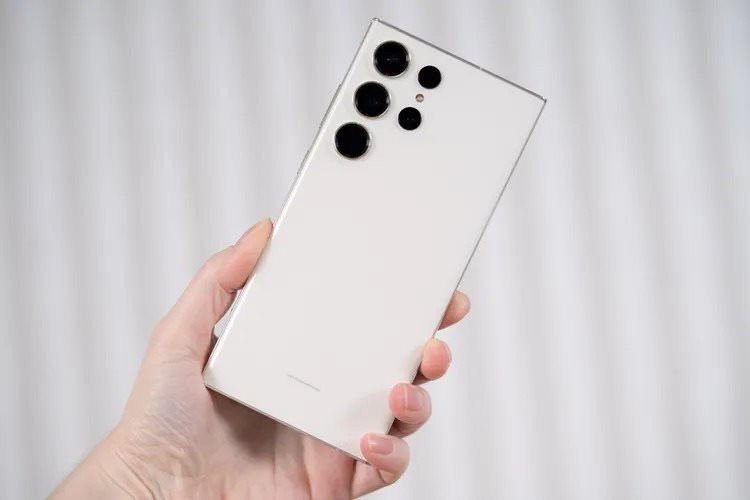 Galaxy S23 Ultra ra mắt với cấu hình đỉnh nhất từ trước đến nay, camera nâng cấp, giá từ 32 triệu đồng đối đầu iPhone 14 Pro Max - Ảnh 1.