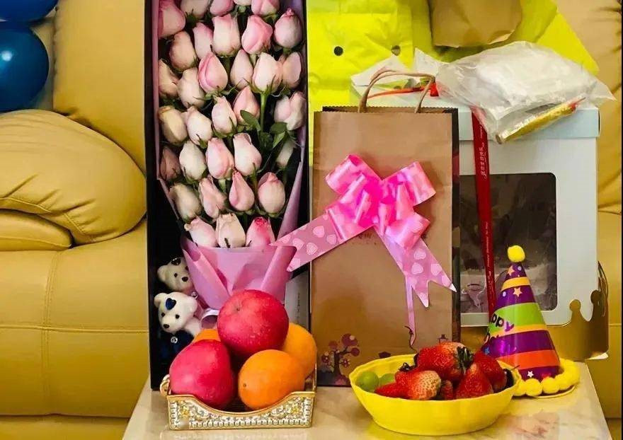 Kiếm 70 triệu/tháng, bị bệnh được mời bác sĩ riêng, gia sư cho giới siêu giàu Trung Quốc nói một câu khiến ai cũng ngỡ ngàng: Tiền đúng là không quan trọng! - Ảnh 1. Kiếm 70 triệu/tháng, bị bệnh được mời bác sĩ riêng, gia sư cho giới siêu giàu Trung Quốc nói một câu khiến ai cũng ngỡ ngàng: Tiền đúng là không quan trọng! - Ảnh 1.