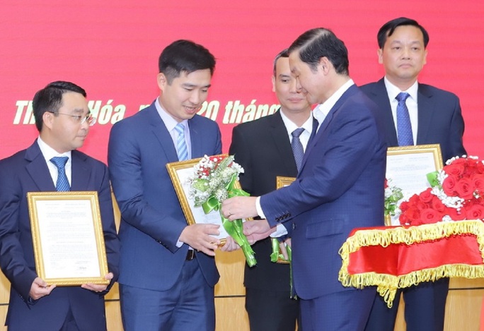 Thanh Hóa điều động, luân chuyển nhiều lãnh đạo chủ chốt cấp sở, huyện - Ảnh 3.